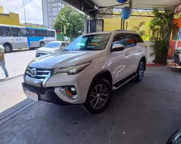 Toyota Hilux SW4