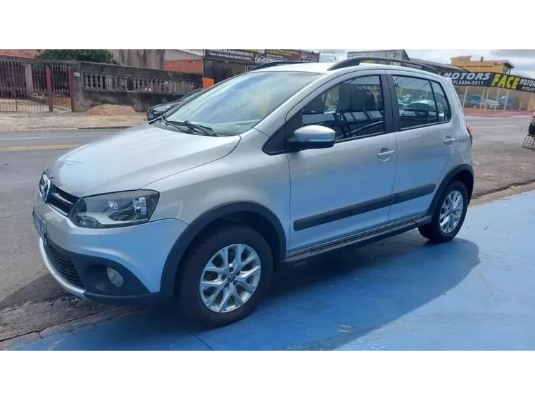 Volkswagen Crossfox Prata 10