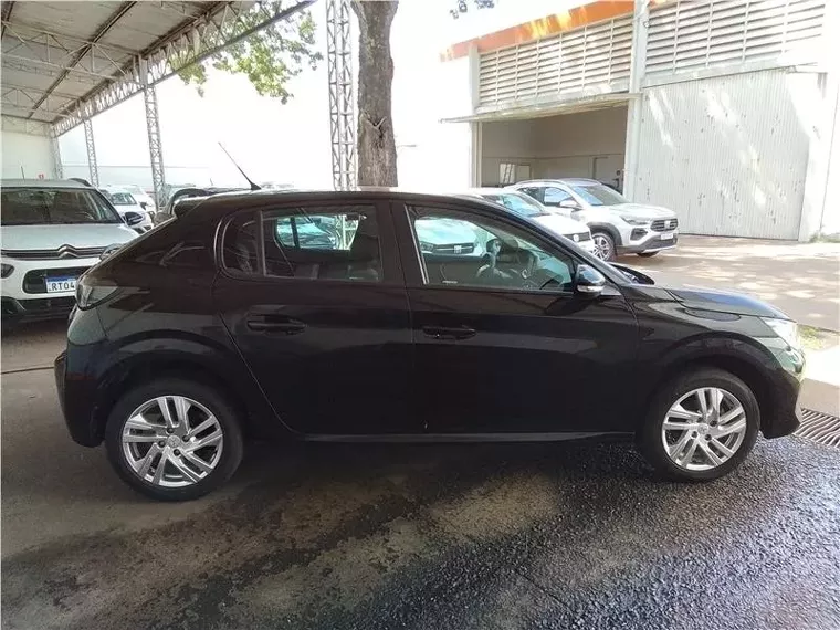 Peugeot 208 Preto 6