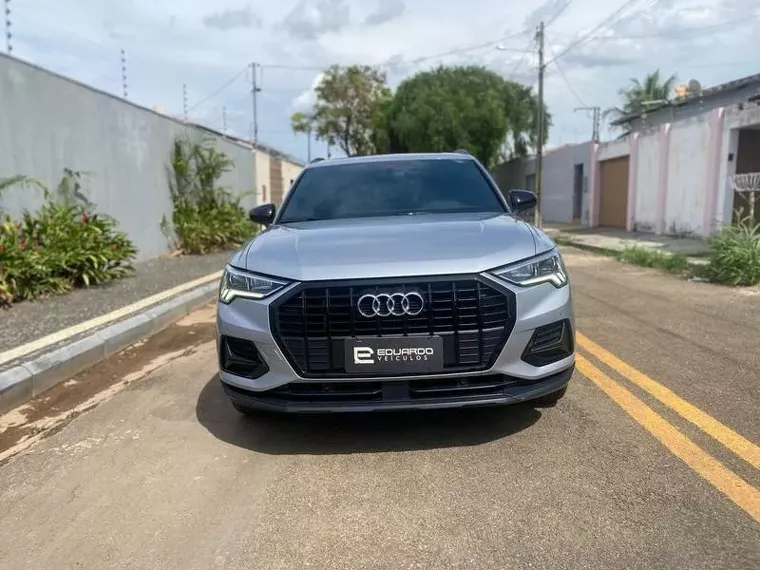 Audi Q3 Prata 11