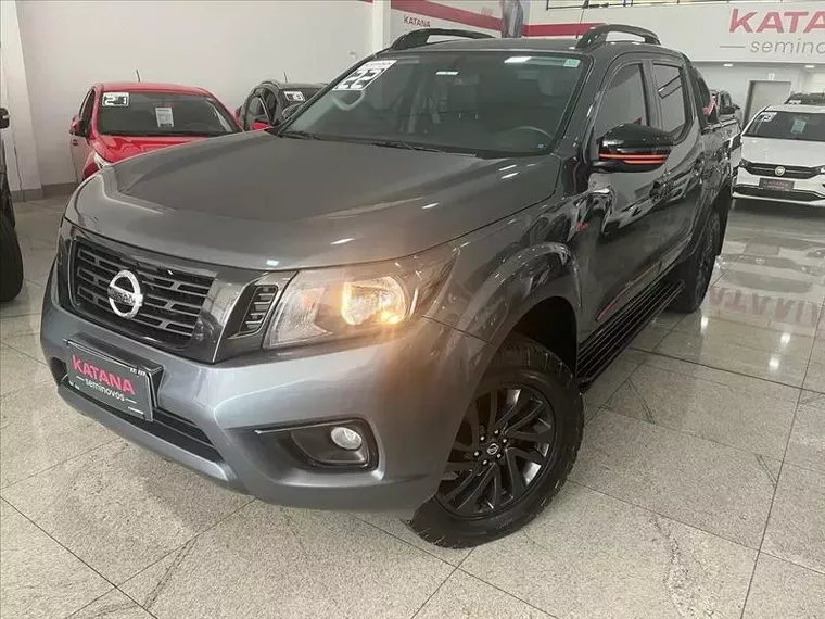 Nissan Frontier Cinza 6