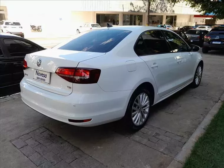 Volkswagen Jetta Branco 12