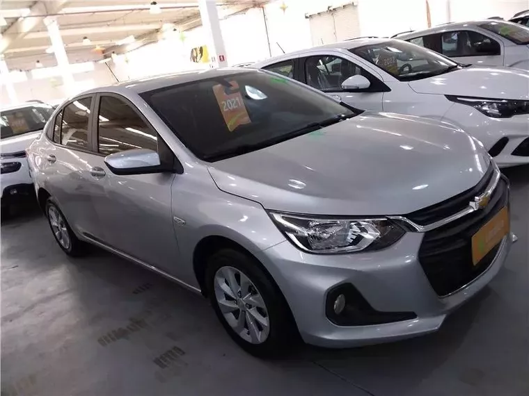 Chevrolet Onix Prata 9