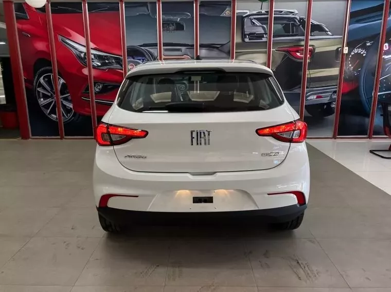 Fiat Argo Branco 18