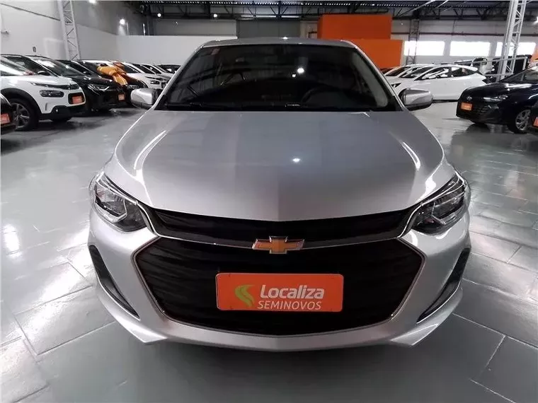 Chevrolet Onix Prata 8