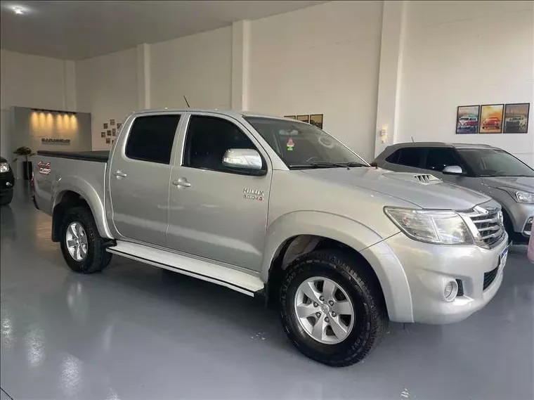 Toyota Hilux Prata 1