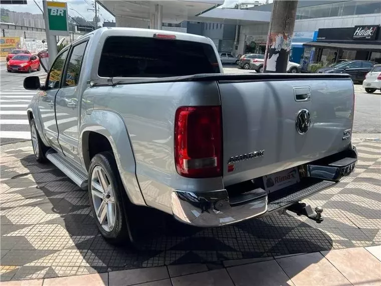 Volkswagen Amarok Prata 10