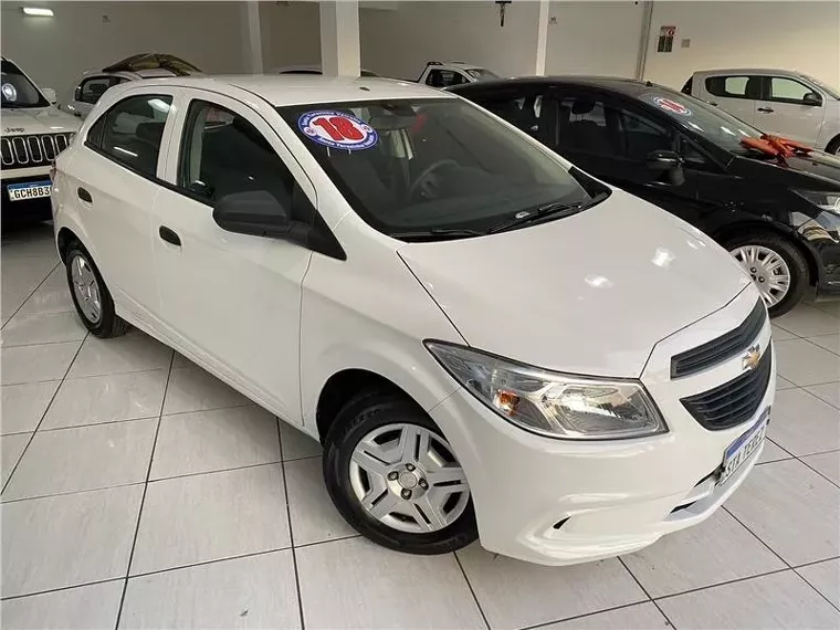 Chevrolet Onix Branco 5