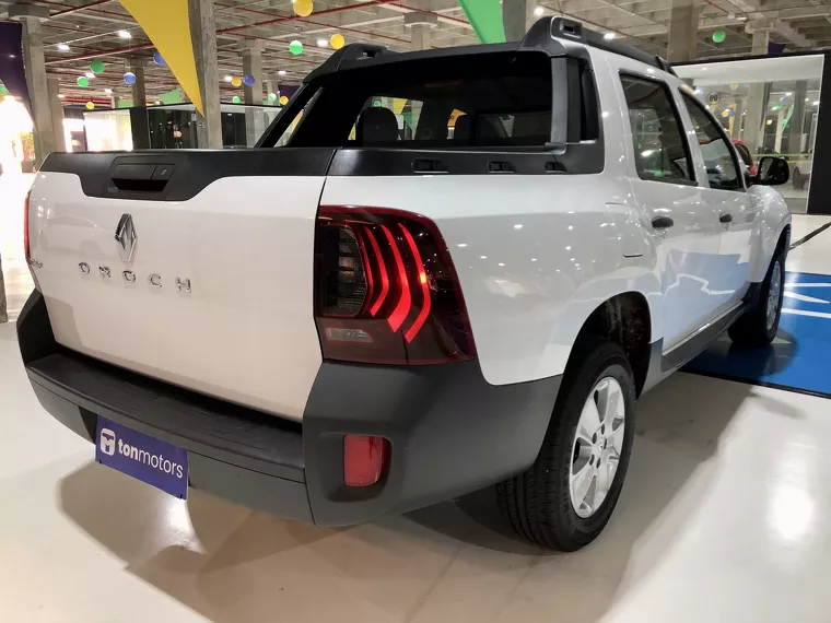 Renault Duster Oroch Branco 13