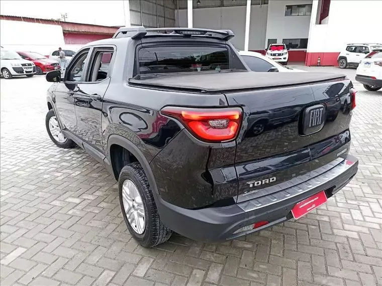 Fiat Toro Preto 12