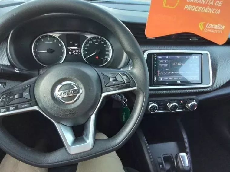 Nissan Kicks Cinza 1