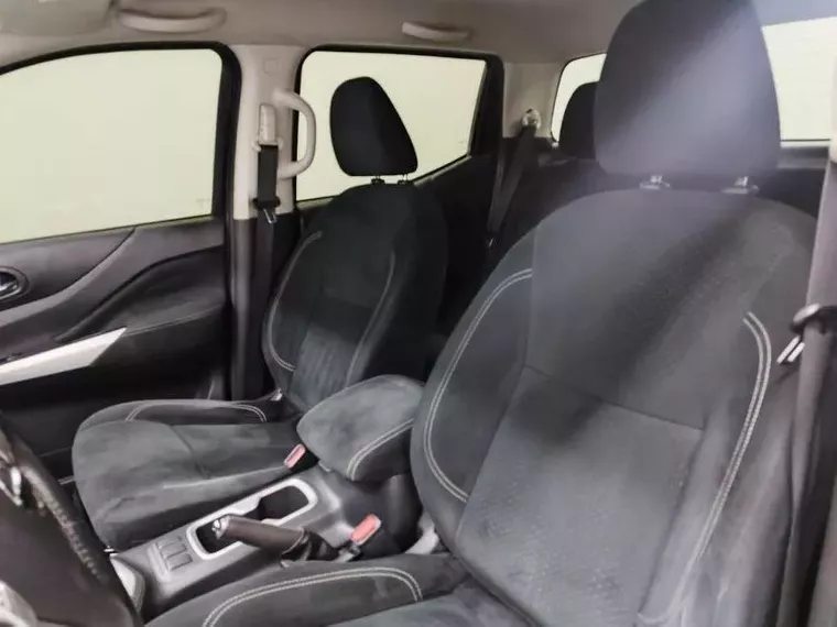 Nissan Frontier Preto 3