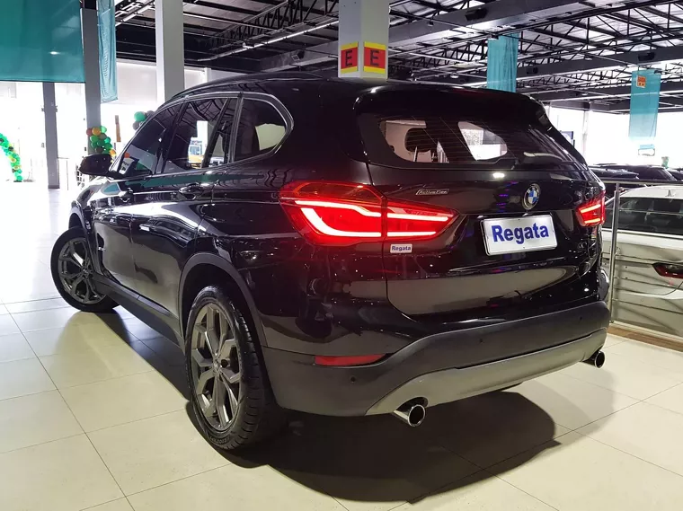 BMW X1 Preto 4