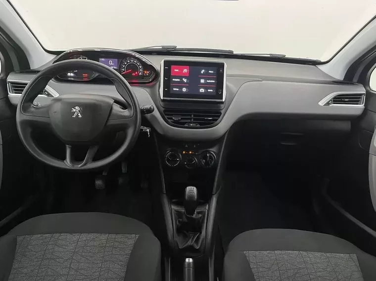 Peugeot 208 Prata 4