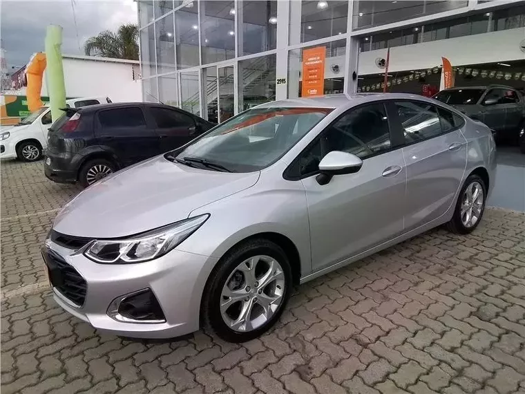 Chevrolet Cruze Prata 3