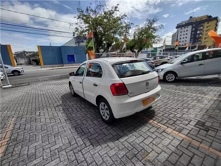 Volkswagen Gol Branco 16