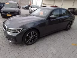 BMW 320i