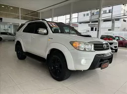 Toyota Hilux SW4