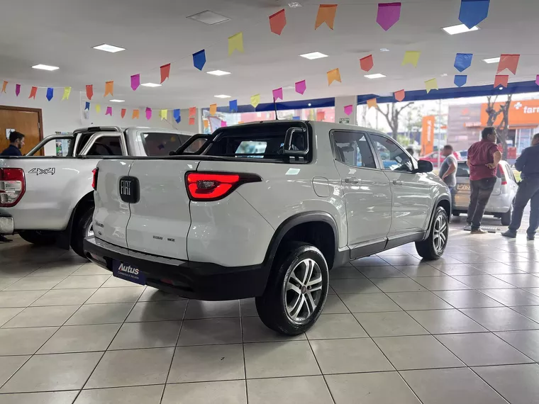 Fiat Toro Branco 1