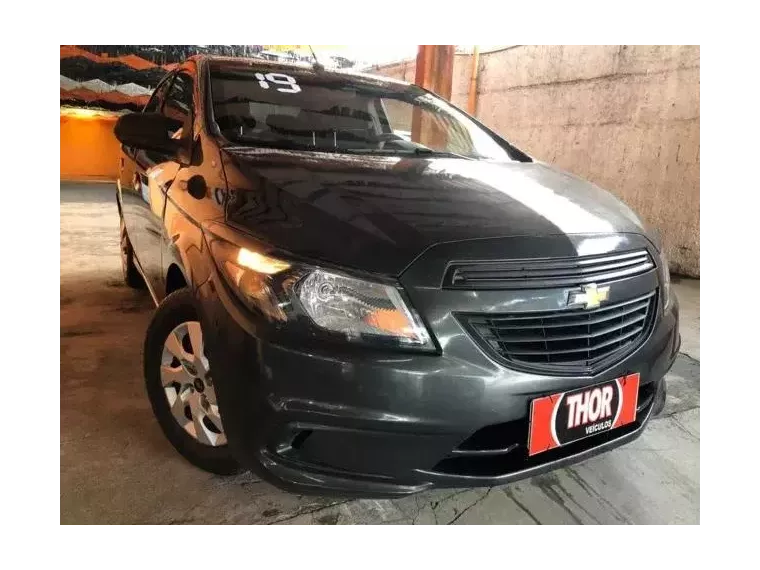 Chevrolet Prisma Cinza 5