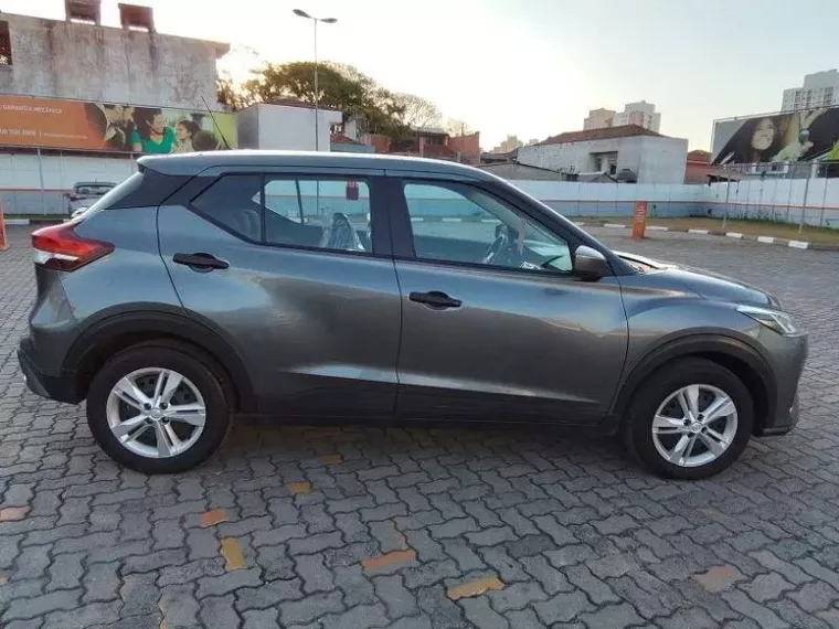 Nissan Kicks Cinza 3