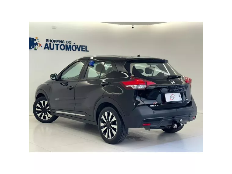 Nissan Kicks Preto 11