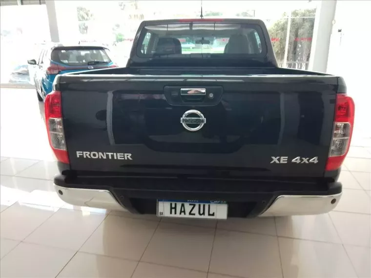 Nissan Frontier Preto 9