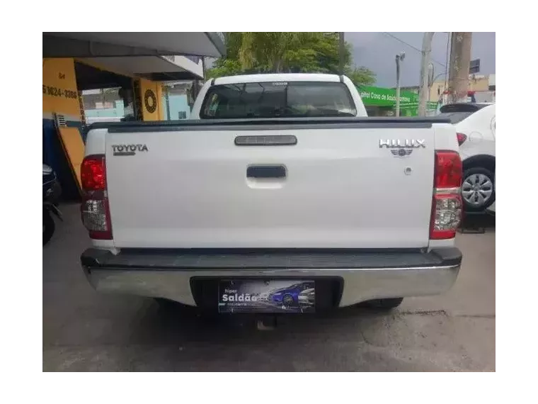 Toyota Hilux Branco 5