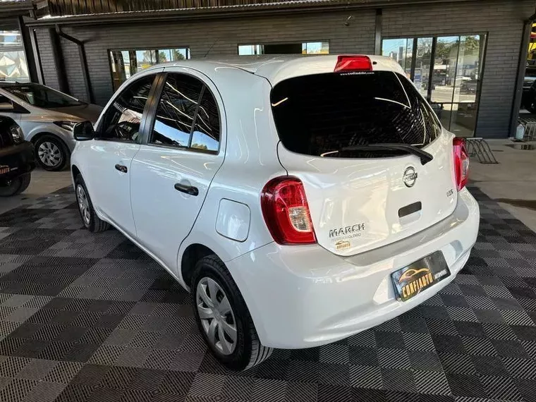 Nissan March Branco 7