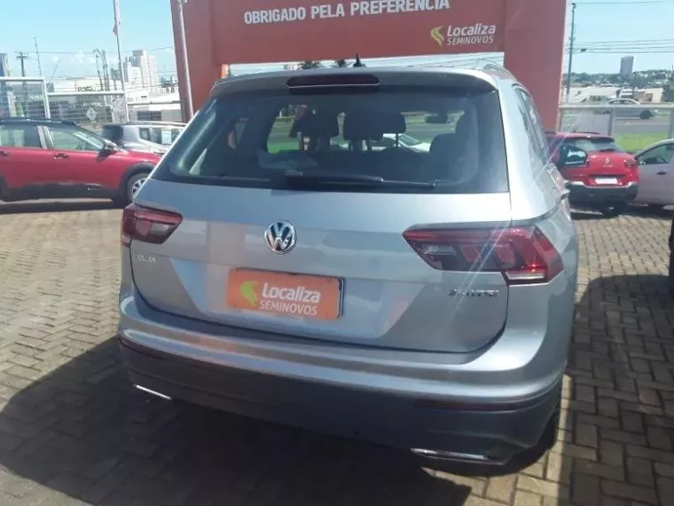 Volkswagen Tiguan Prata 5