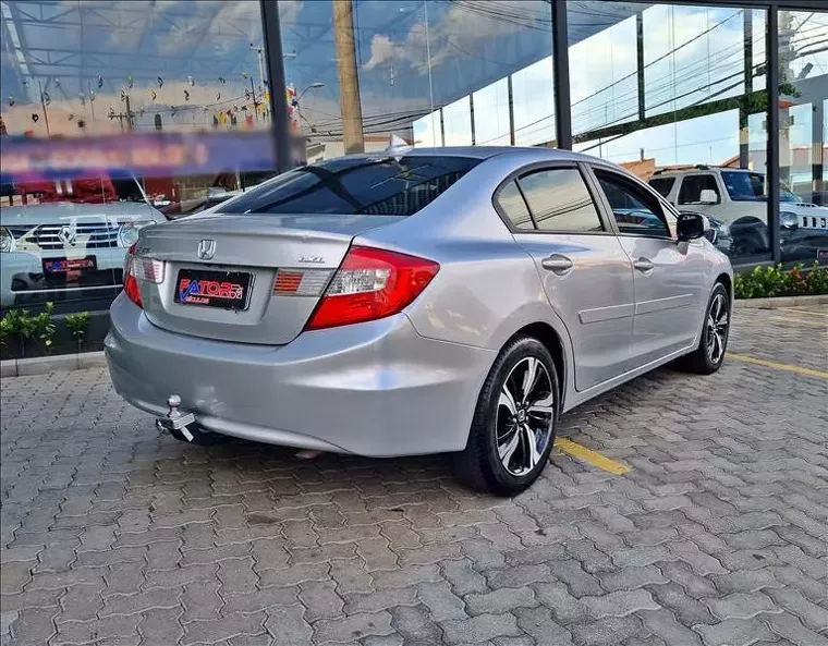 Honda Civic Prata 4