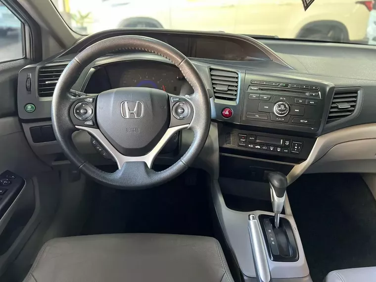 Honda Civic Prata 3