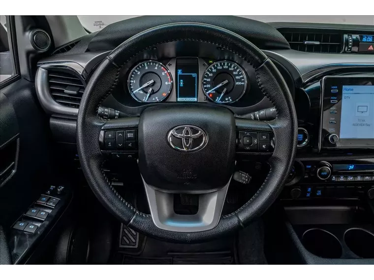 Toyota Hilux Preto 15