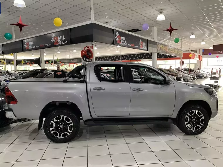 Toyota Hilux Prata 12