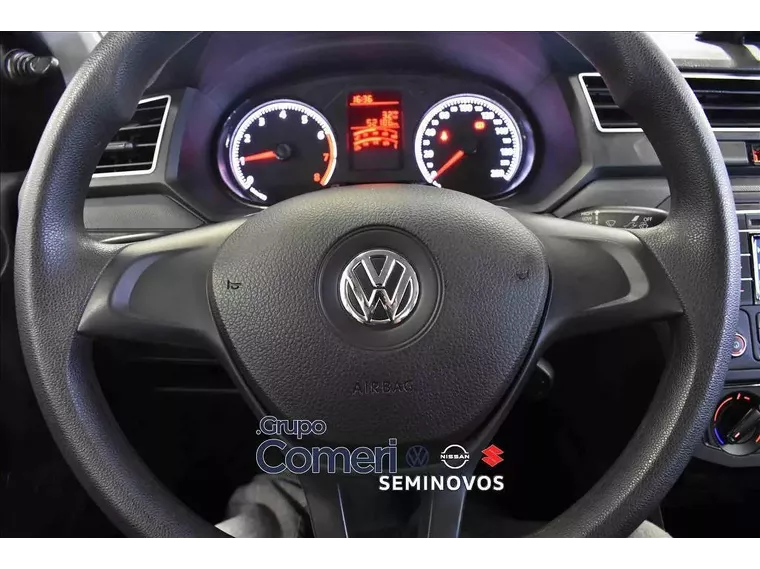 Volkswagen Voyage Prata 11