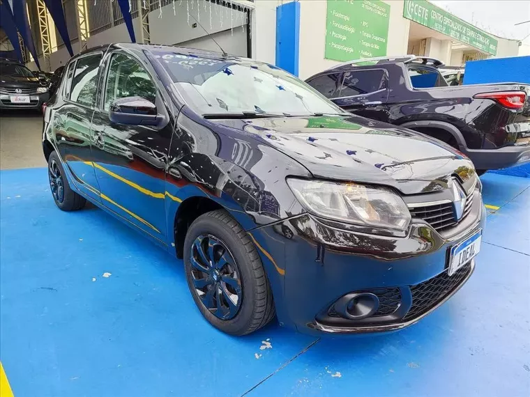 Renault Sandero Preto 8