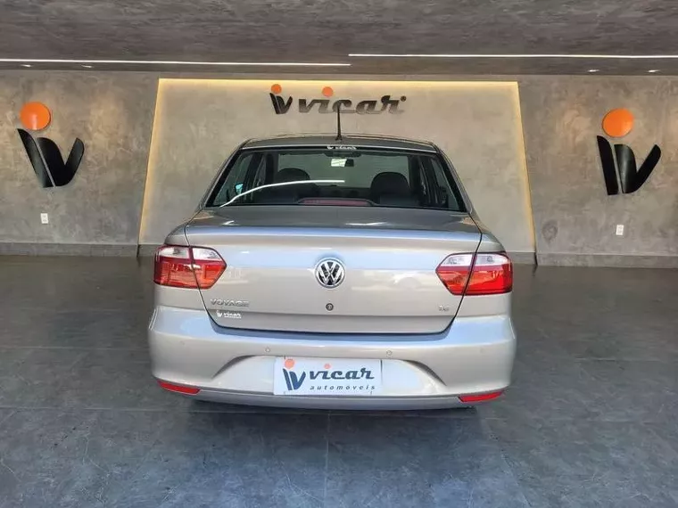 Volkswagen Voyage Prata 8