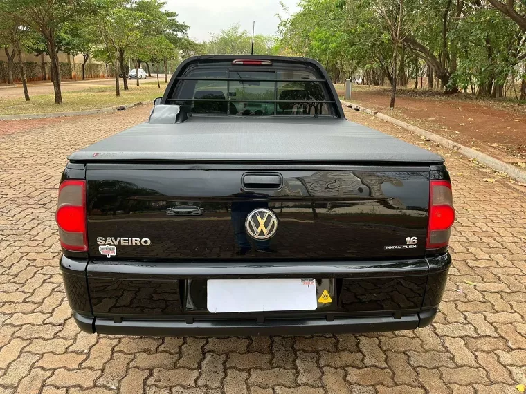 Volkswagen Saveiro Preto 11