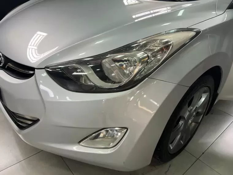 Hyundai Elantra Prata 16