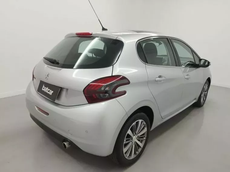 Peugeot 208 Prata 16