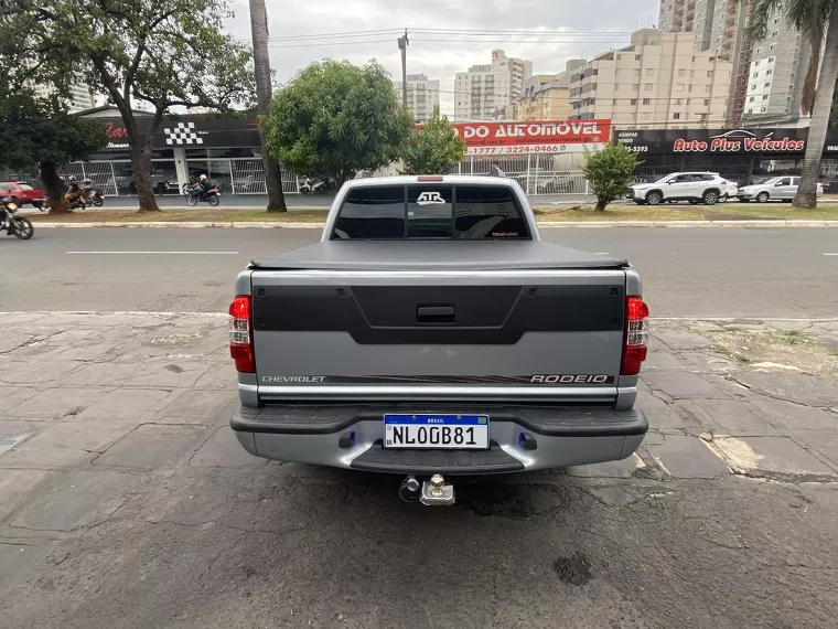 Chevrolet S10 Prata 17