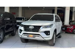 Toyota Hilux SW4