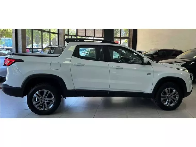 Fiat Toro Branco 12