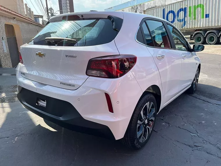 Chevrolet Onix Branco 5