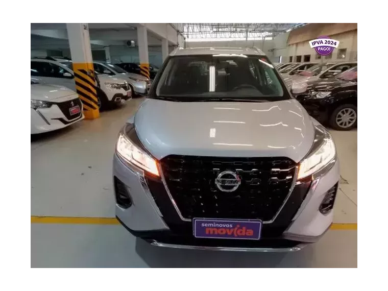 Nissan Kicks Prata 3