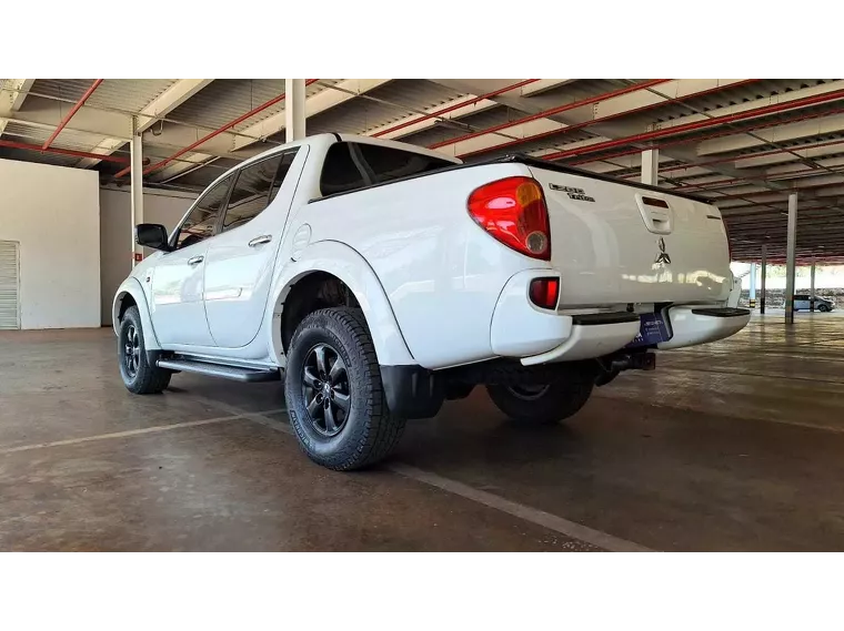 Mitsubishi L200 Triton Branco 2