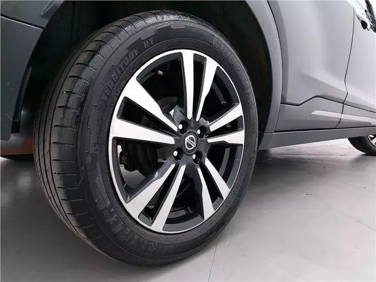 Nissan Kicks Preto 15