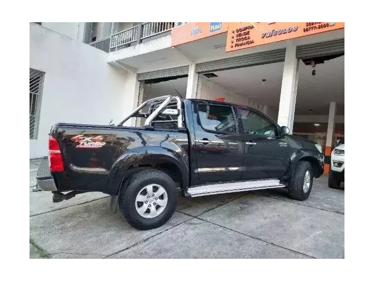 Toyota Hilux Preto 9