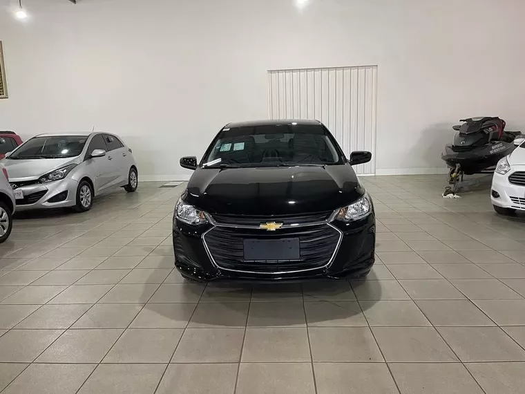 Chevrolet Onix Preto 10