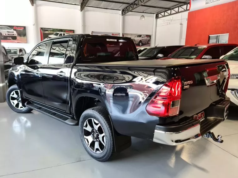 Toyota Hilux Preto 9